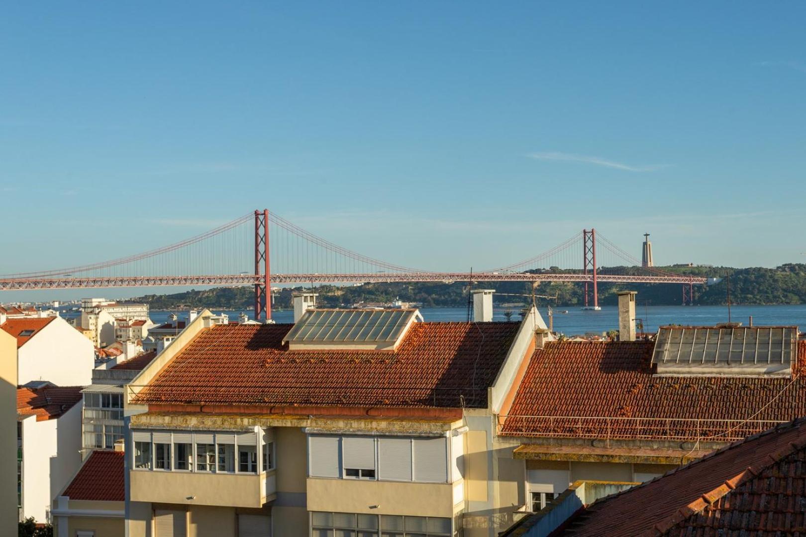 Luxurious Loft : Bridge-view Rooftop | By Airnest Apartment